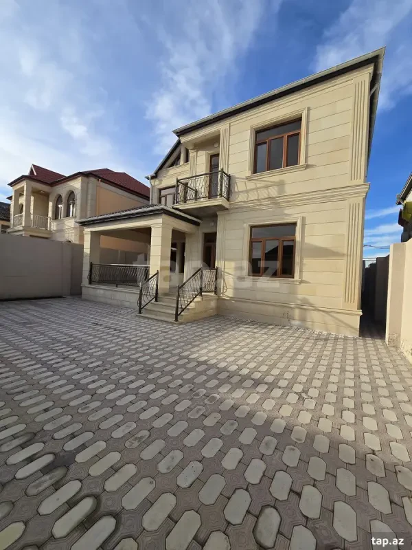 Satılır 6 otaqlı həyət evi 245 m²