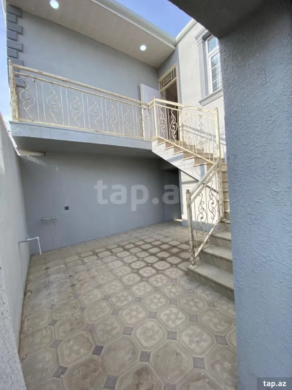 Satılır 4 otaqlı həyət evi 130 m²