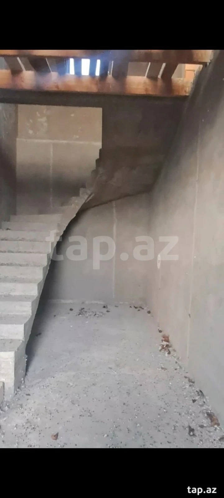 Satılır 5 otaqlı həyət evi