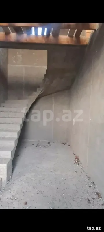 Satılır 5 otaqlı həyət evi