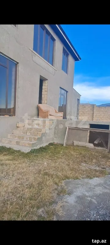 Satılır 5 otaqlı həyət evi