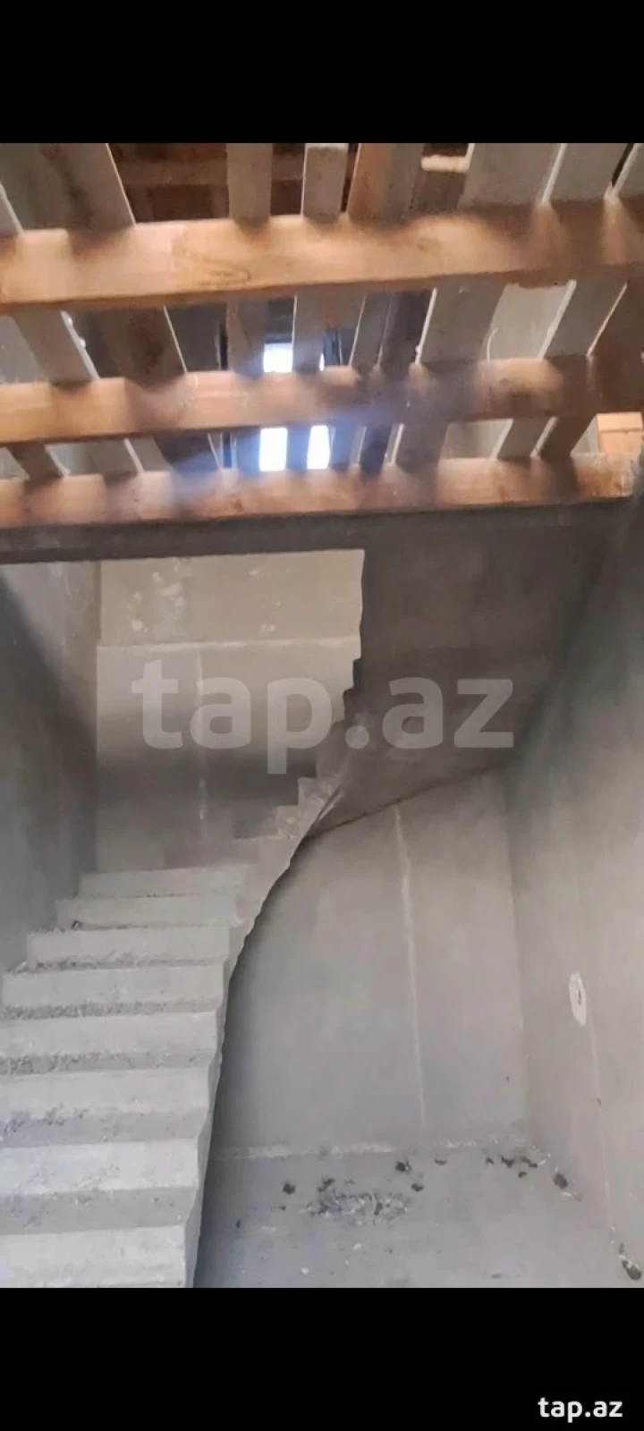 Satılır 5 otaqlı həyət evi