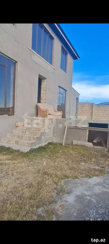 Satılır 5 otaqlı həyət evi