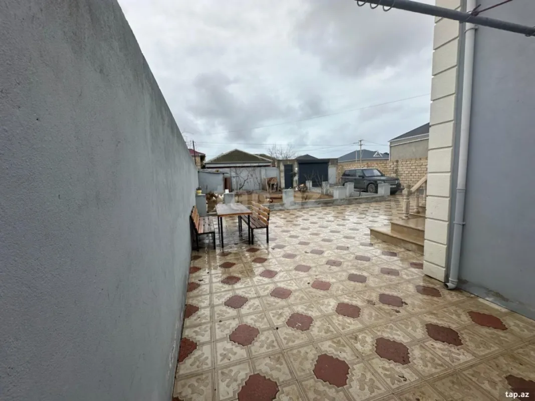 Satılır 4 otaqlı həyət evi