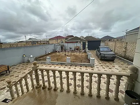 Satılır 4 otaqlı həyət evi