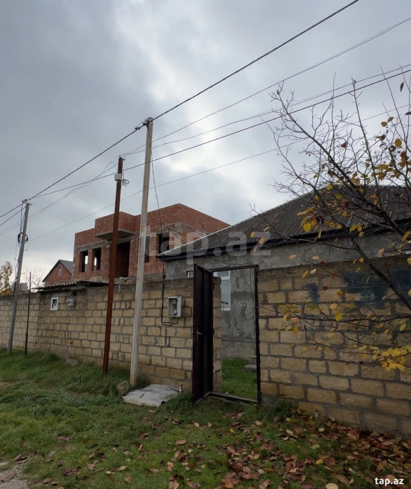 Satılır 3 otaqlı həyət evi