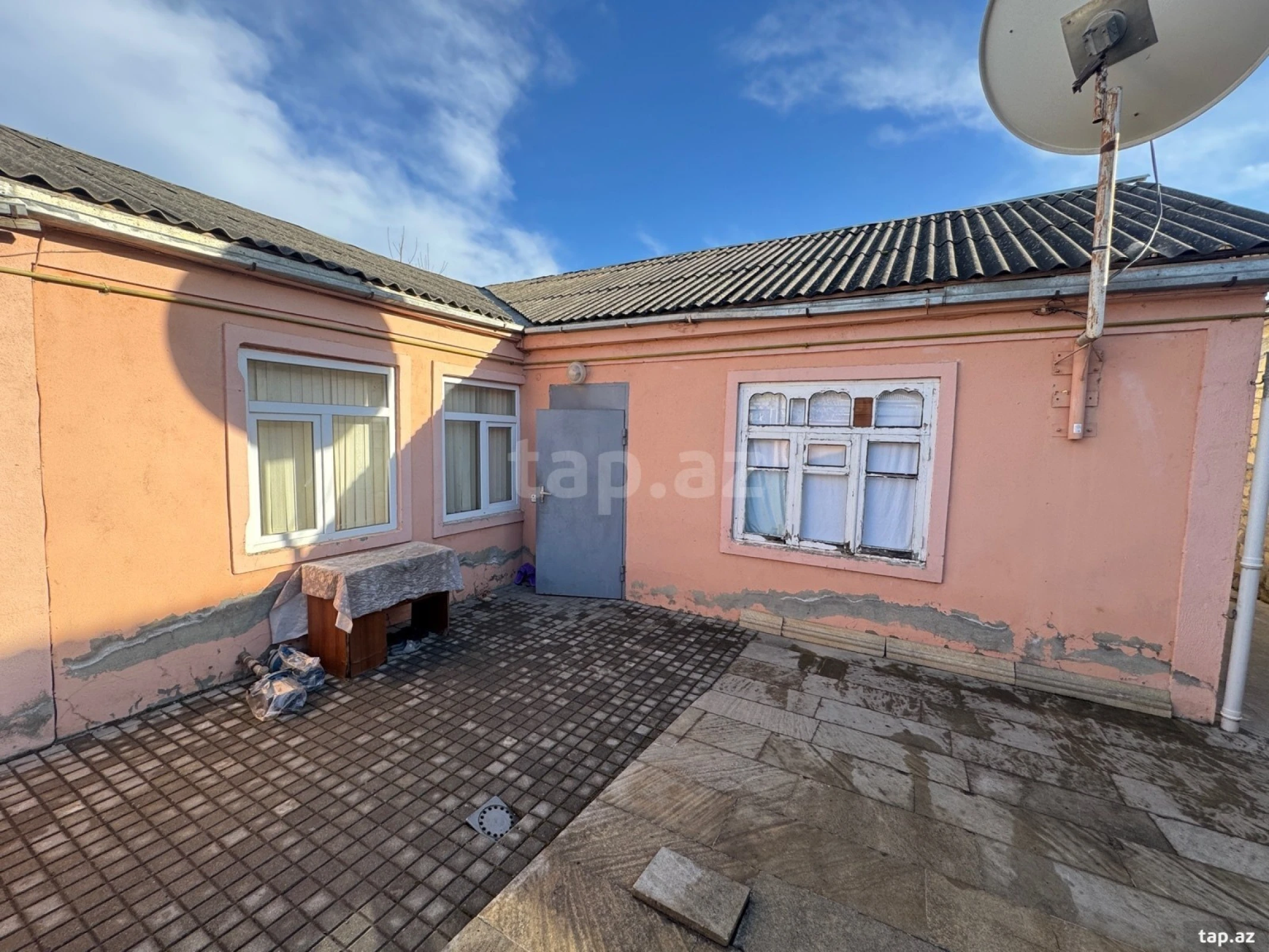 Satılır 3 otaqlı həyət evi