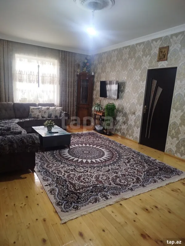 Satılır 5 otaqlı həyət evi