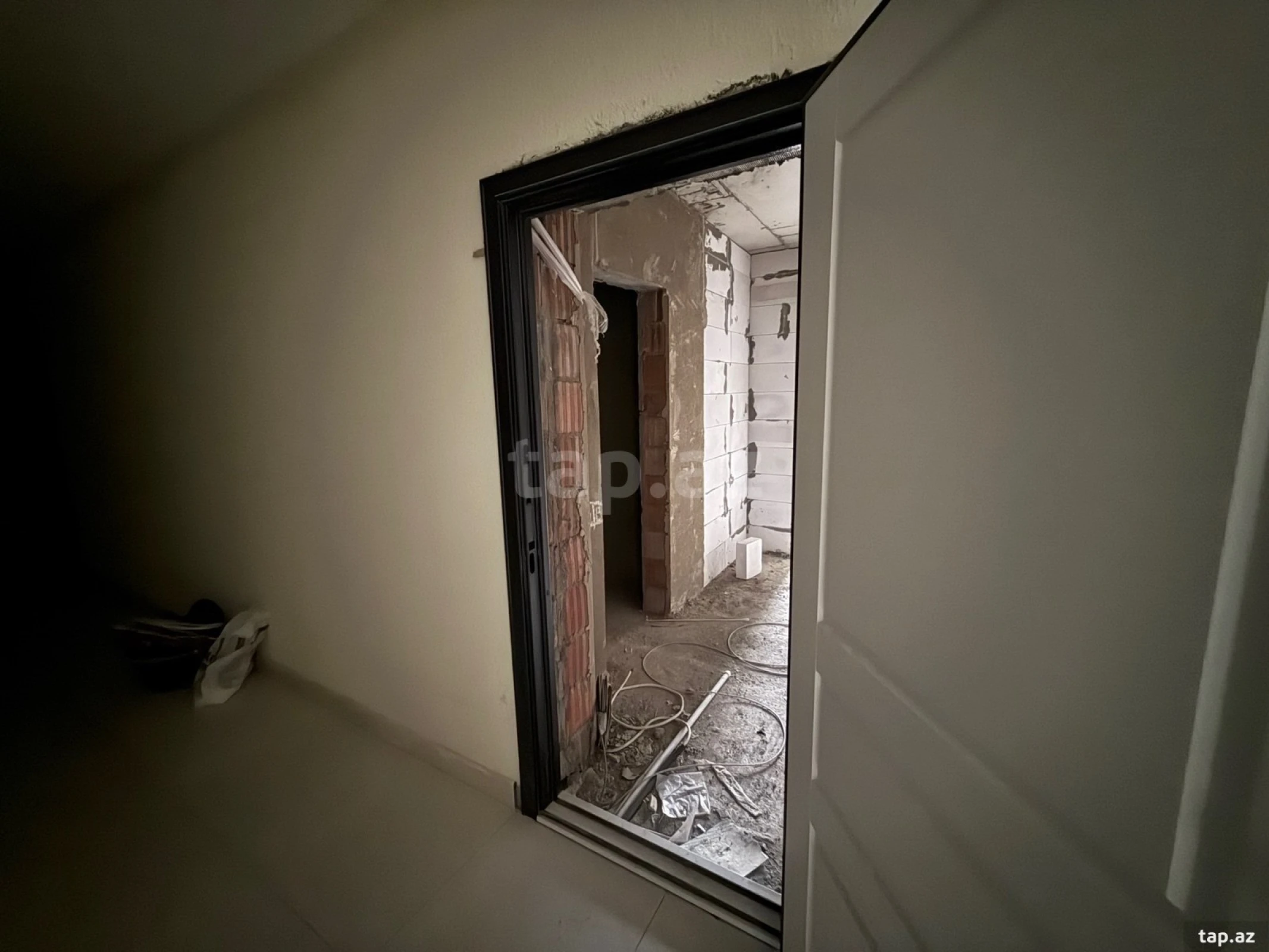 Satılır 2 otaqlı yeni tikili 43 m²