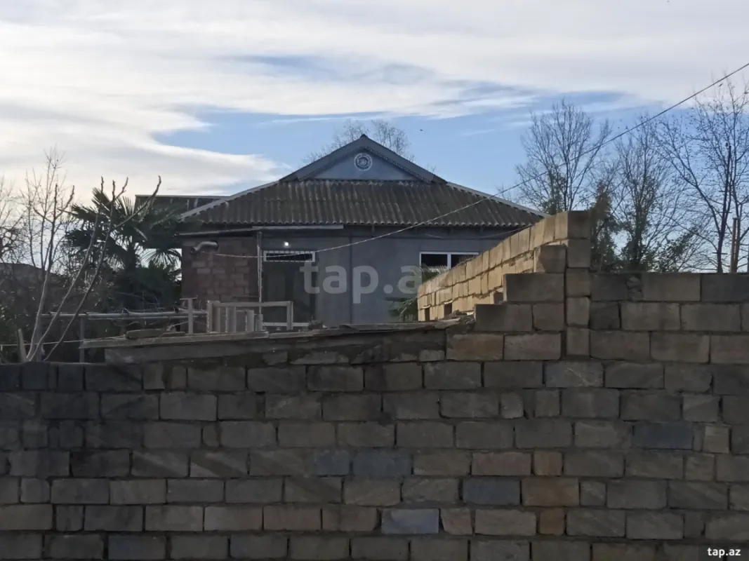 Satılır 3 otaqlı həyət evi