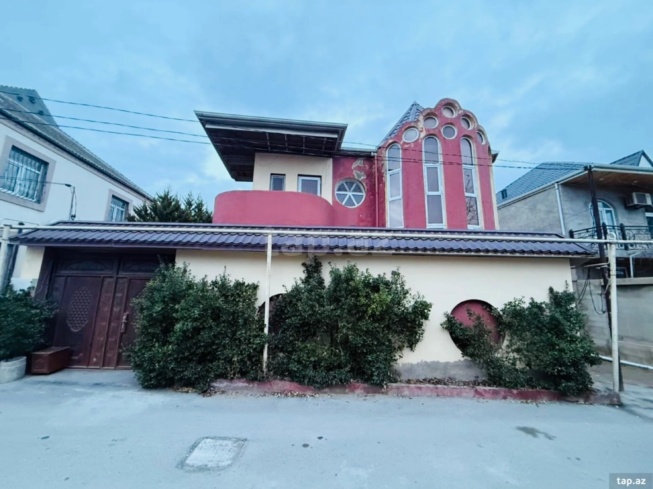 Satılır 4 otaqlı həyət evi