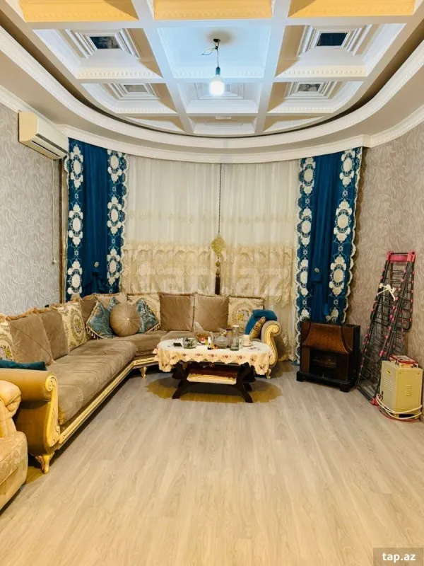 Satılır 4 otaqlı həyət evi