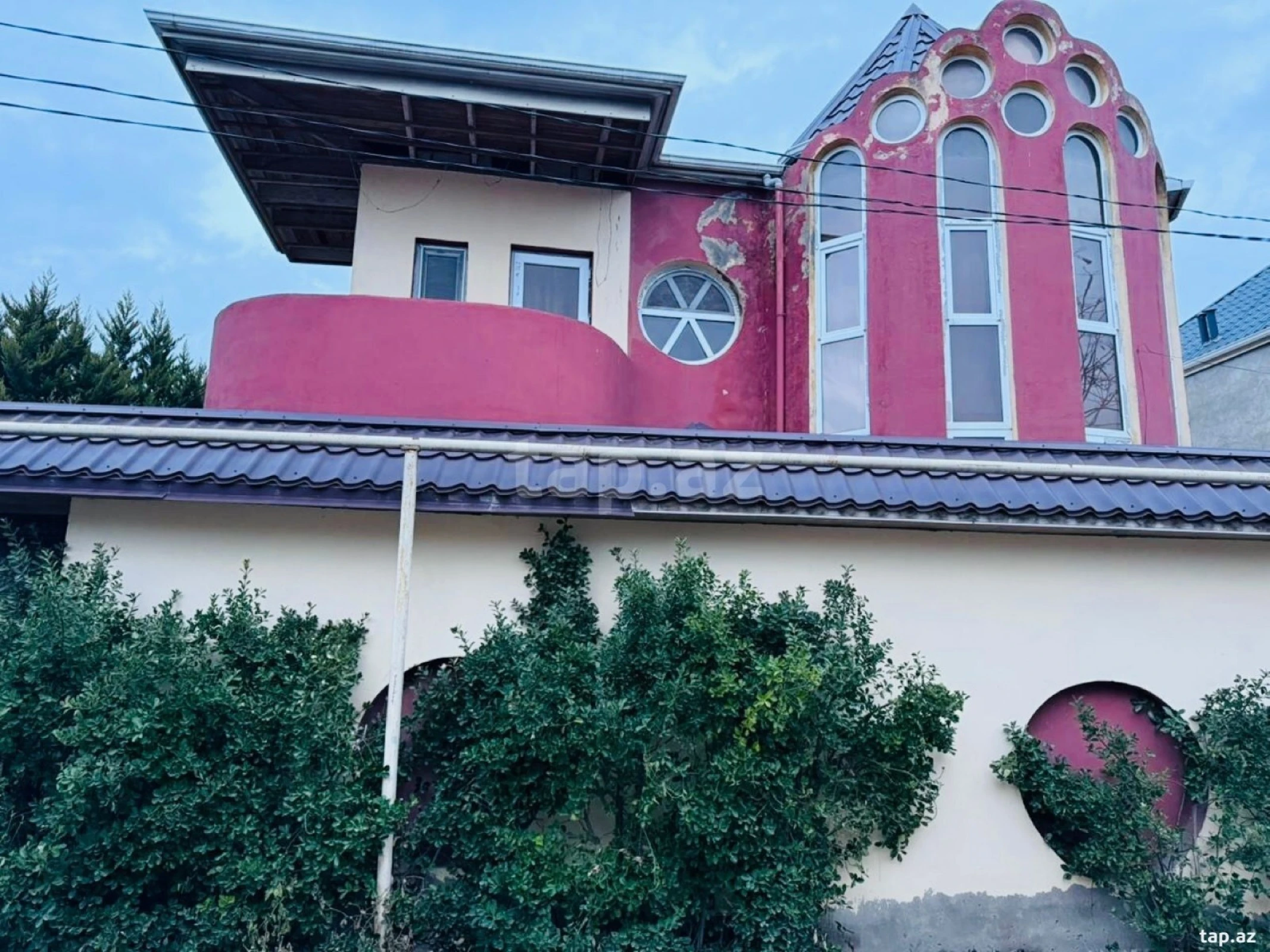 Satılır 4 otaqlı həyət evi