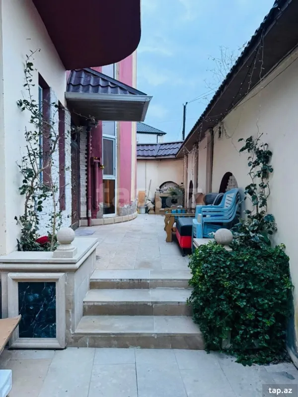 Satılır 4 otaqlı həyət evi