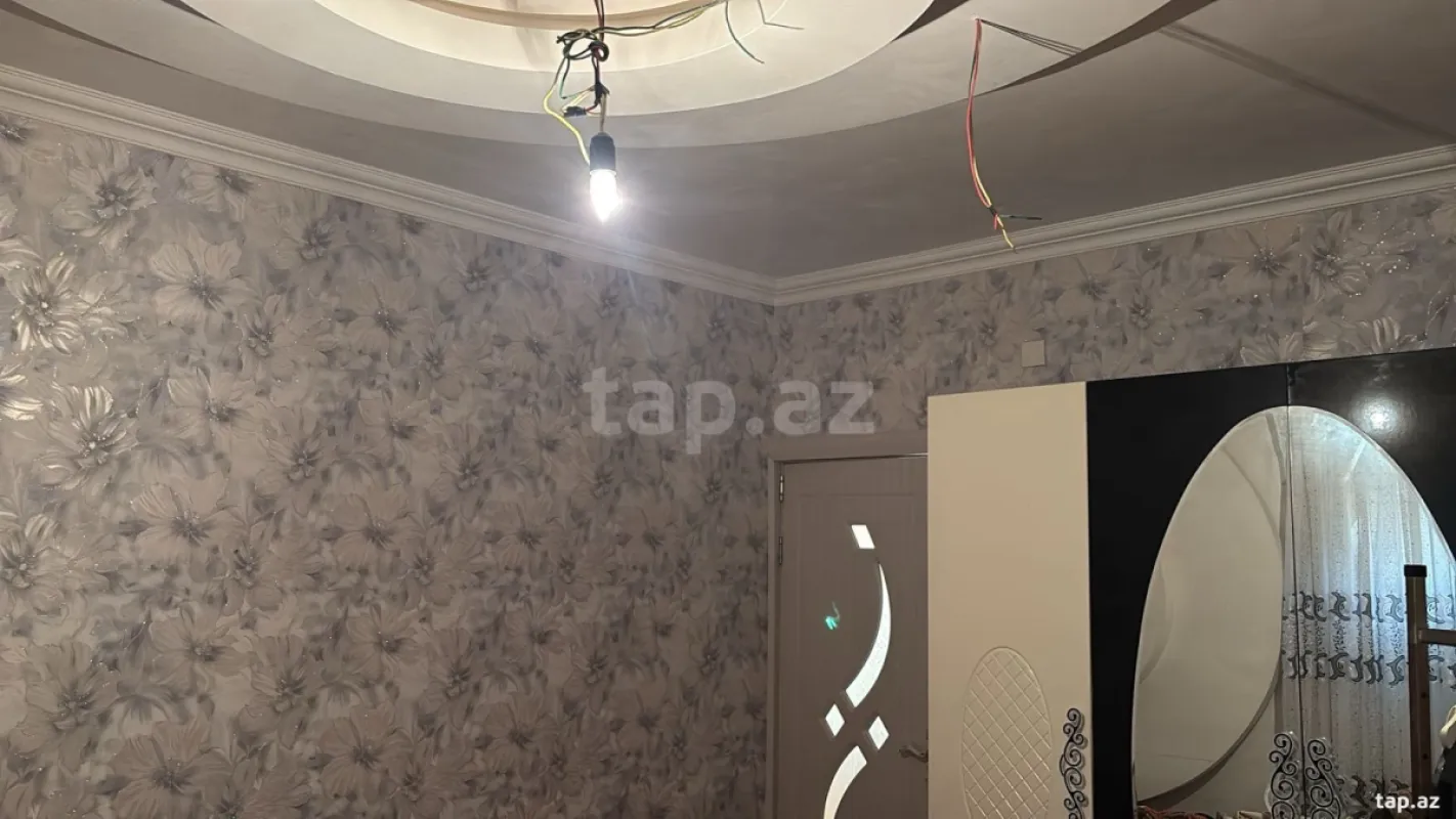 Satılır 4 otaqlı həyət evi