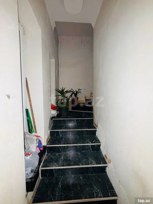 Satılır 4 otaqlı həyət evi