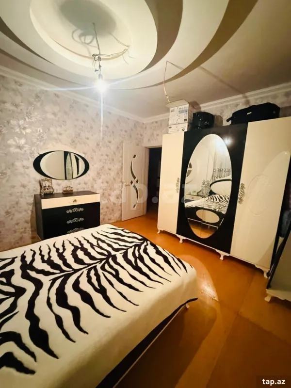 Satılır 4 otaqlı həyət evi