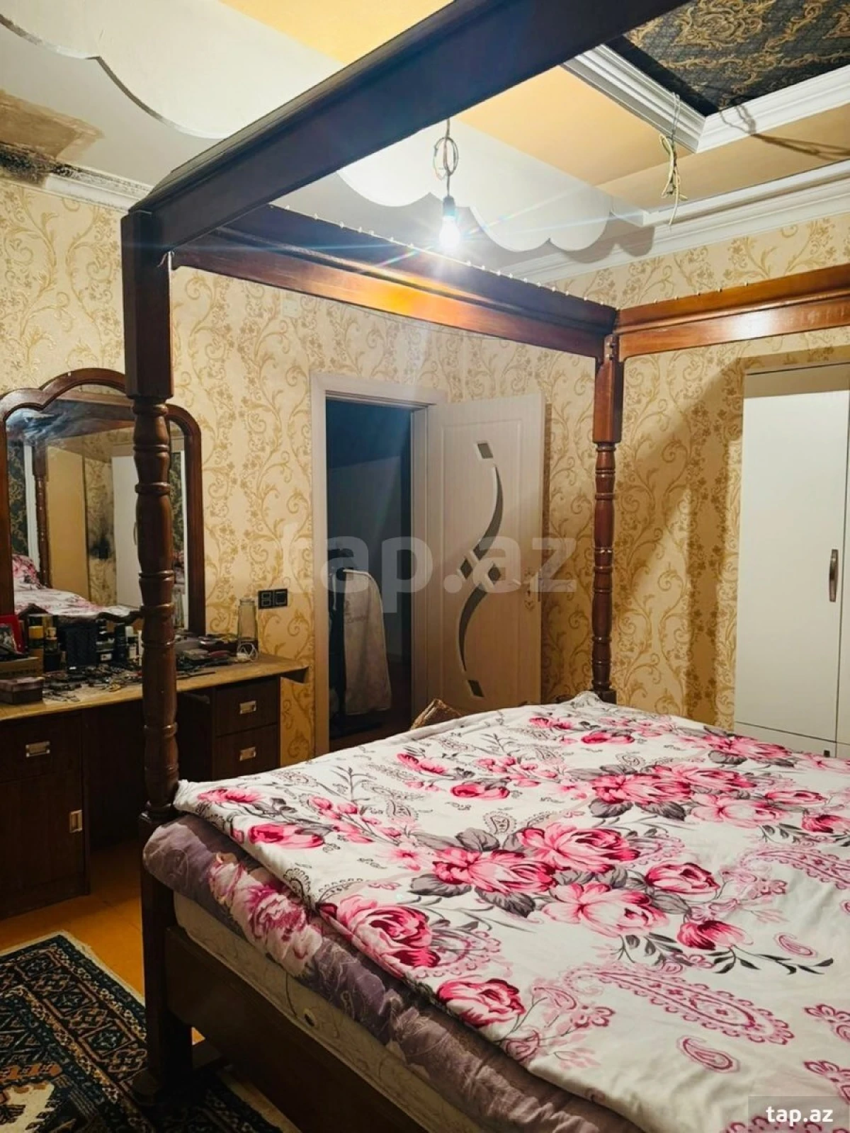 Satılır 4 otaqlı həyət evi