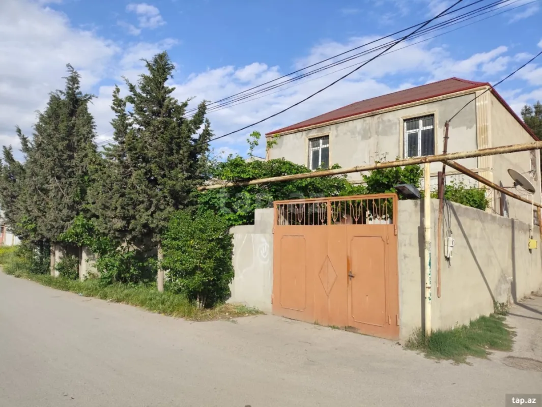 Satılır 7 otaqlı həyət evi