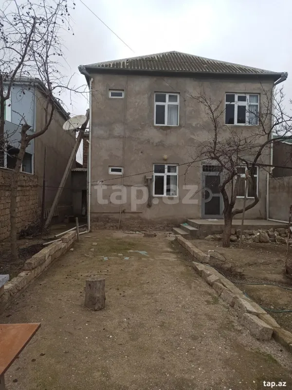 Satılır 4 otaqlı həyət evi