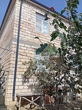 Satılır 4 otaqlı həyət evi
