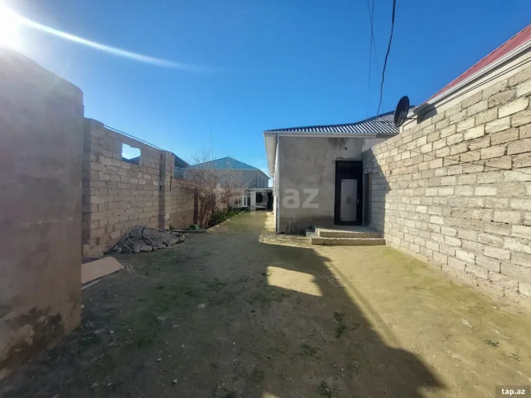 Satılır 6 otaqlı həyət evi 450 m²