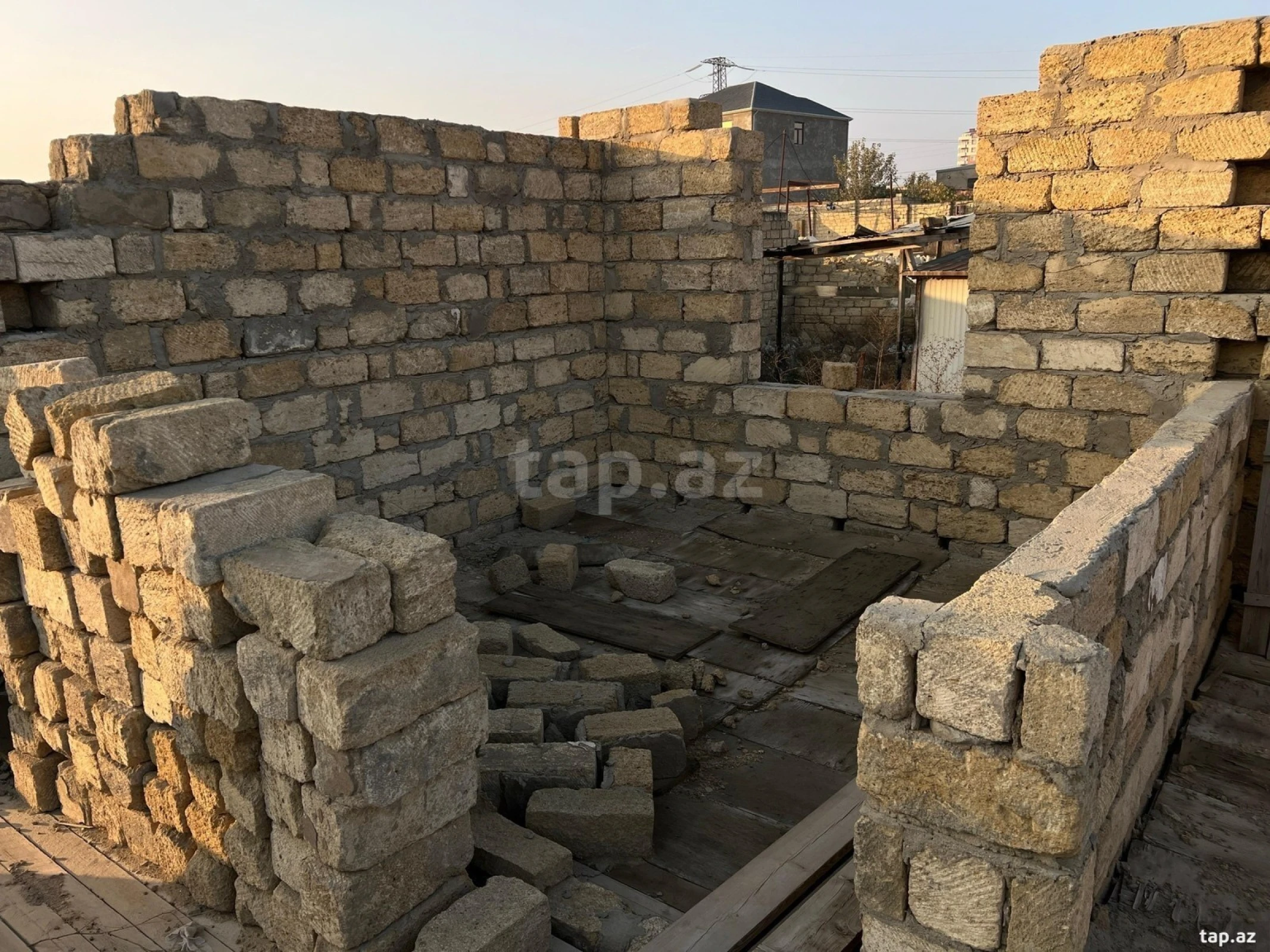 Satılır 3 otaqlı həyət evi