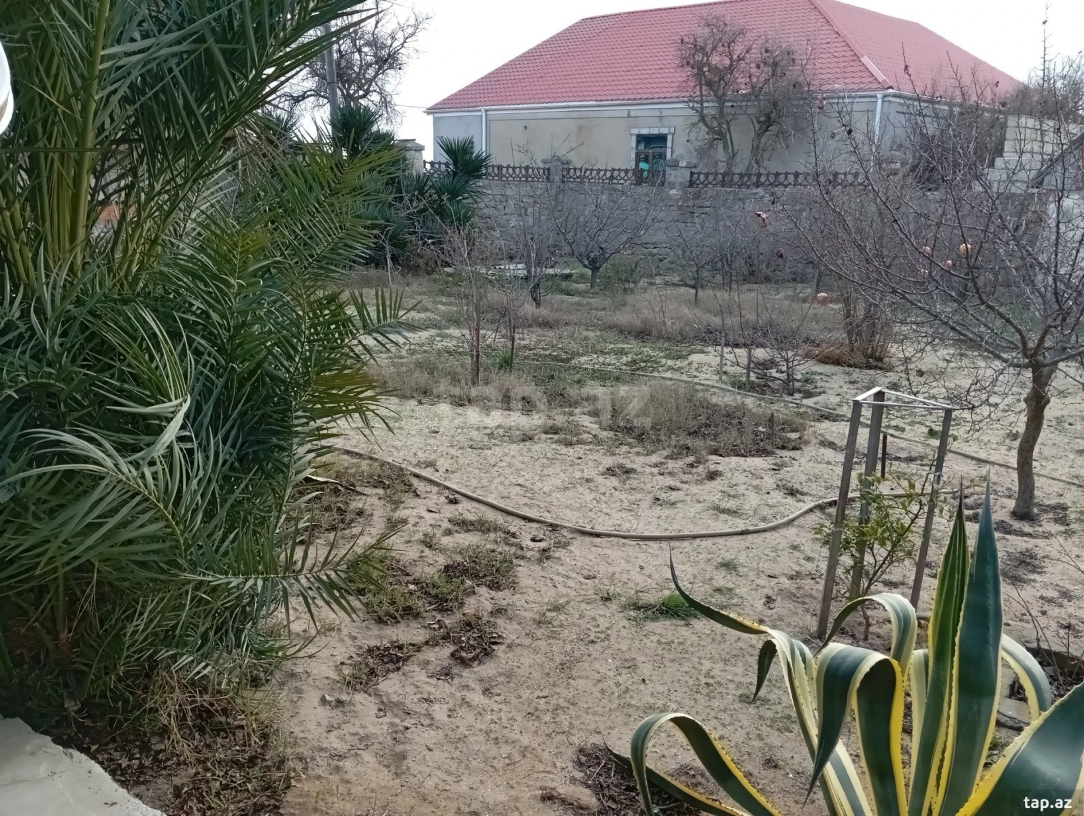 Satılır 5 otaqlı həyət evi