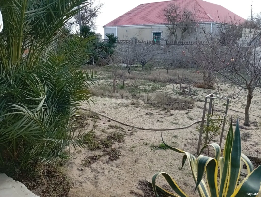 Satılır 5 otaqlı həyət evi