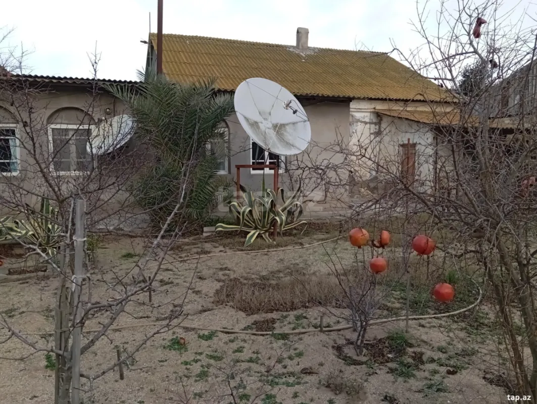 Satılır 5 otaqlı həyət evi