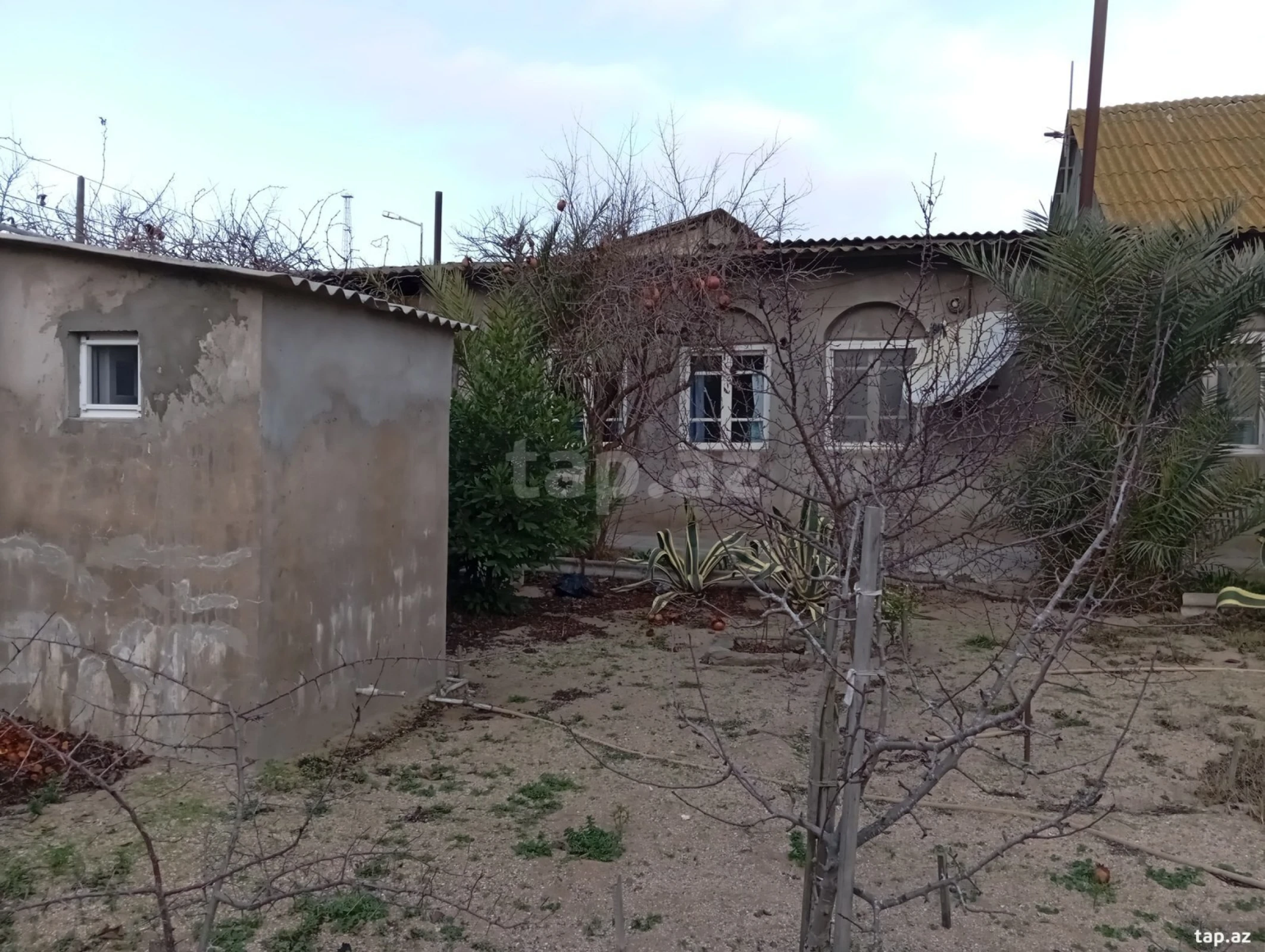 Satılır 5 otaqlı həyət evi