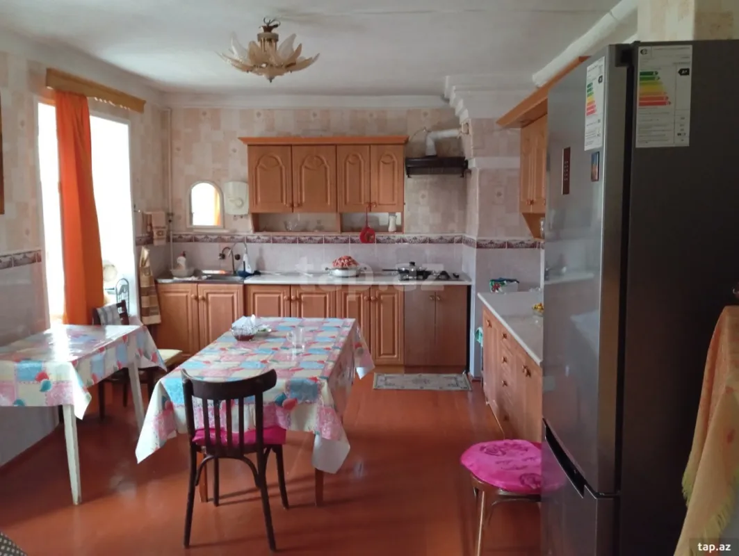 Satılır 5 otaqlı həyət evi