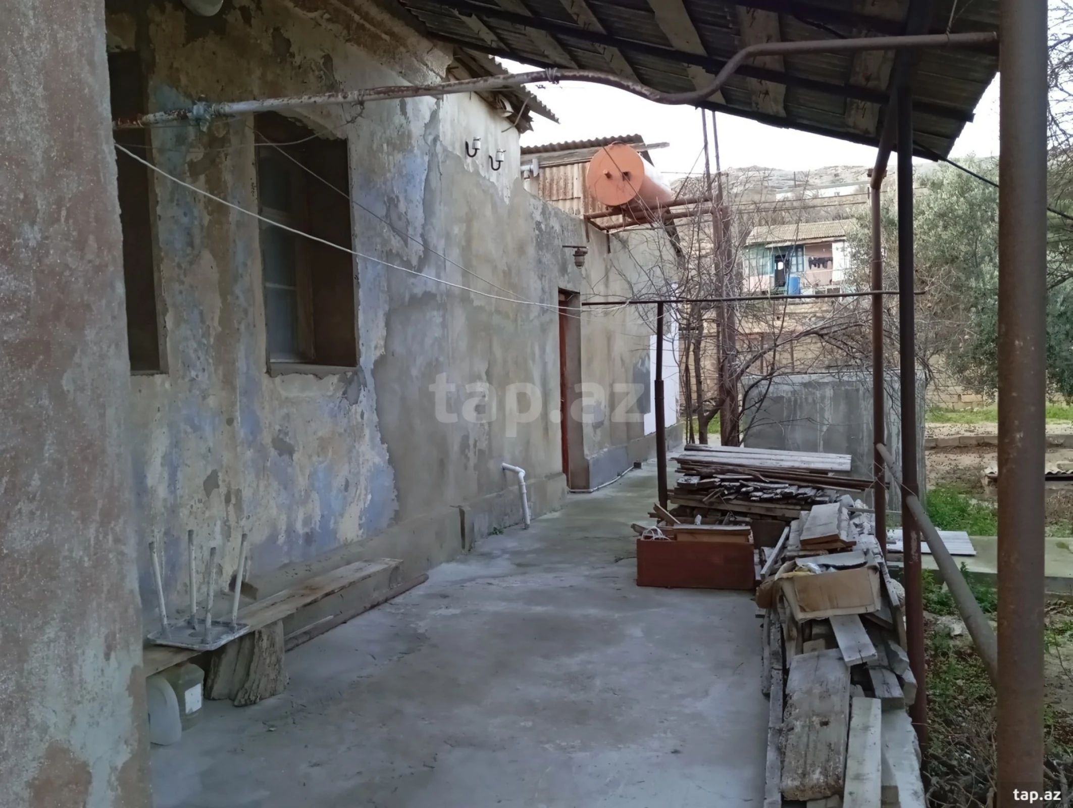 Satılır 5 otaqlı həyət evi