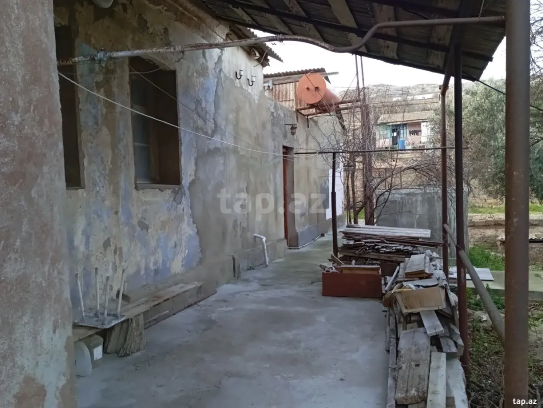 Satılır 5 otaqlı həyət evi