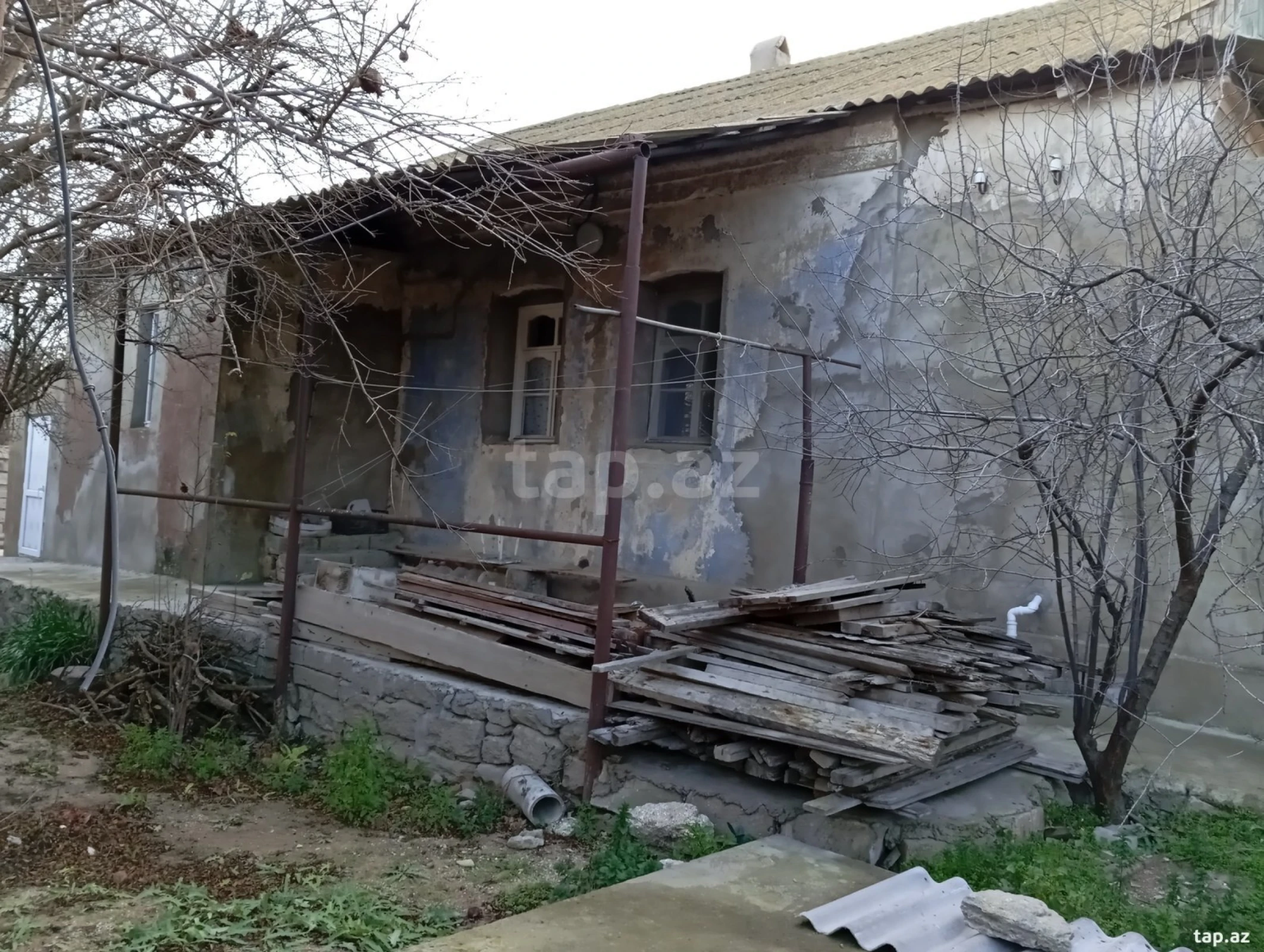 Satılır 5 otaqlı həyət evi