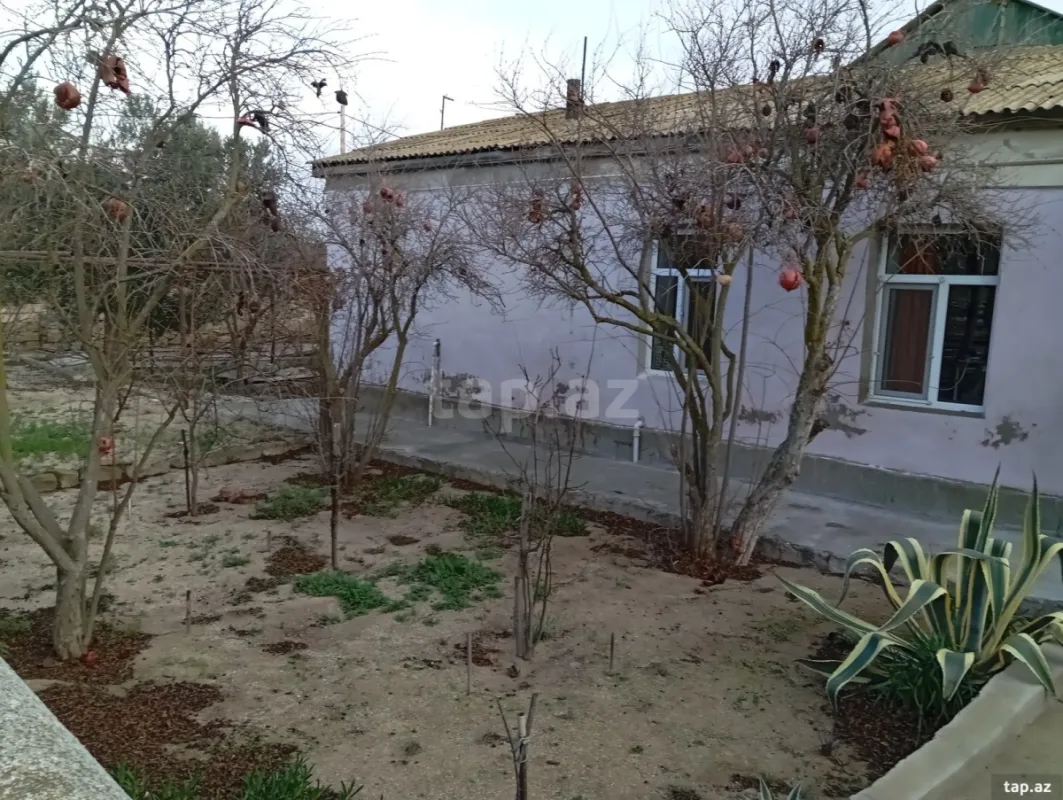 Satılır 5 otaqlı həyət evi