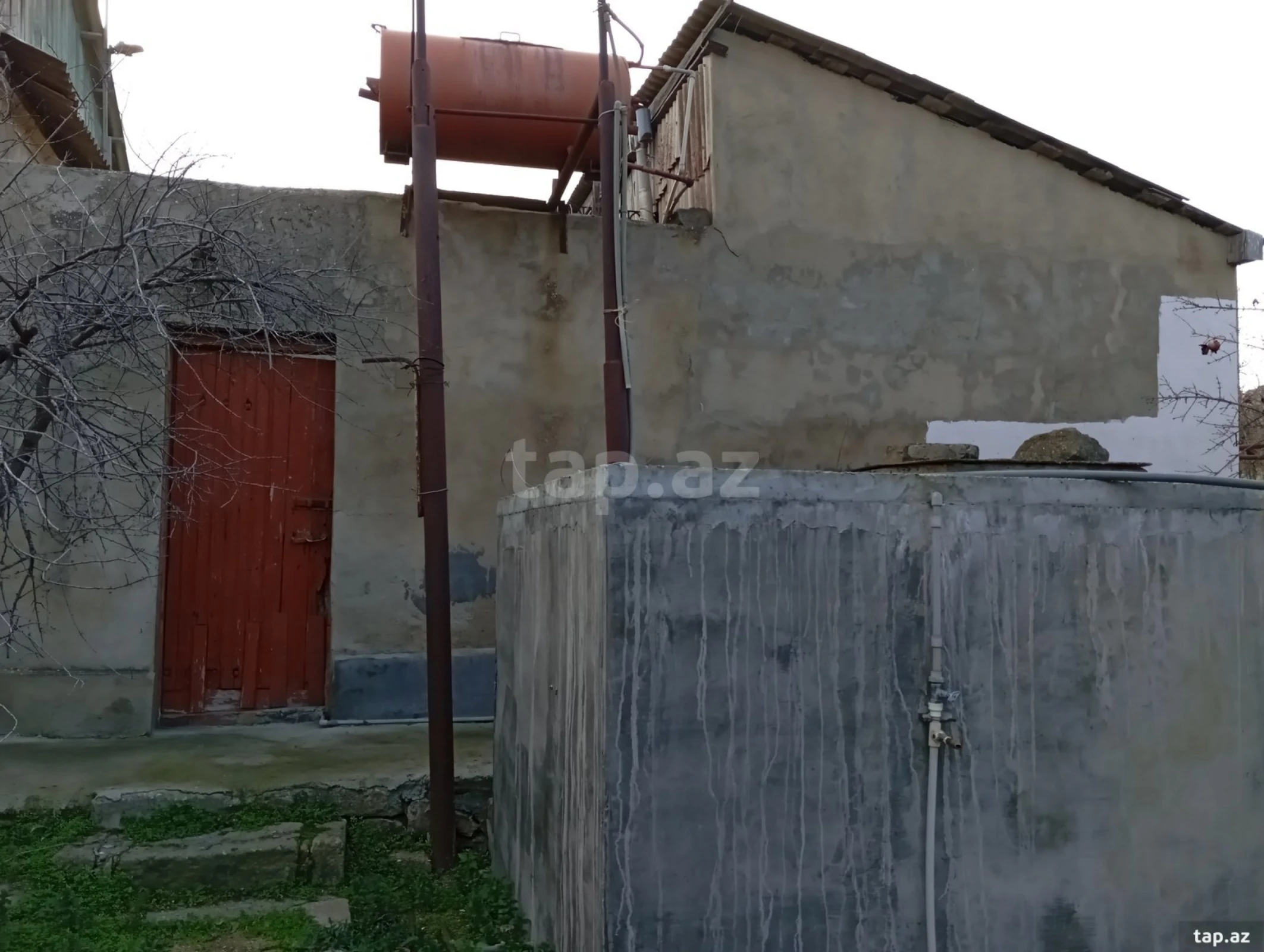 Satılır 5 otaqlı həyət evi