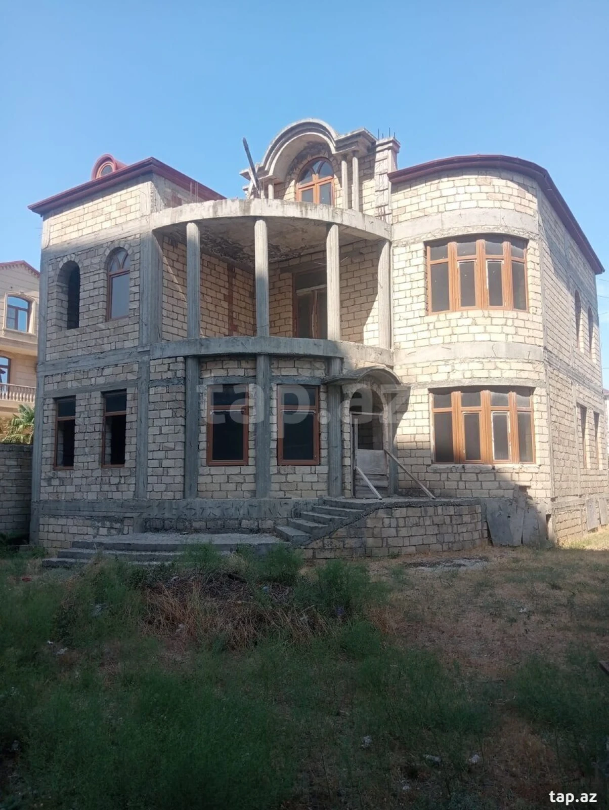Satılır 6 otaqlı həyət evi