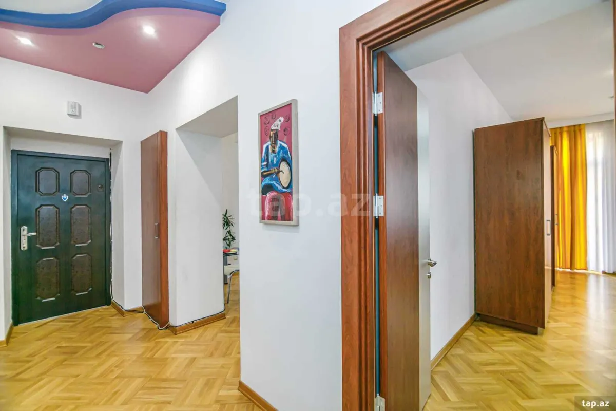 Kirayə verilir 3 otaqlı mənzil 120 m²