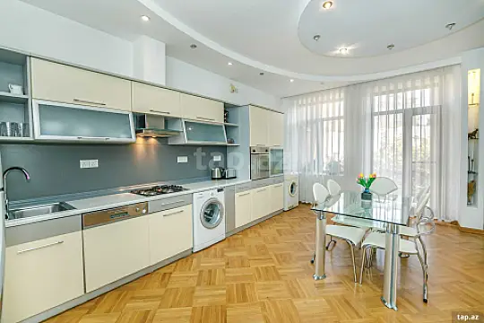 Kirayə verilir 3 otaqlı mənzil 120 m²