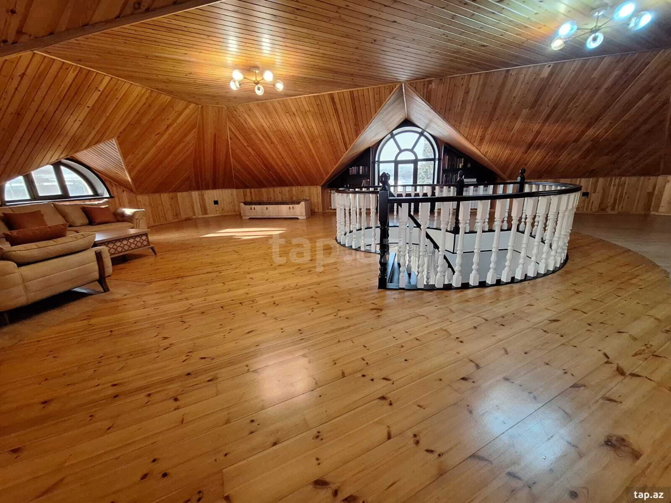 Satılır 4 otaqlı həyət evi