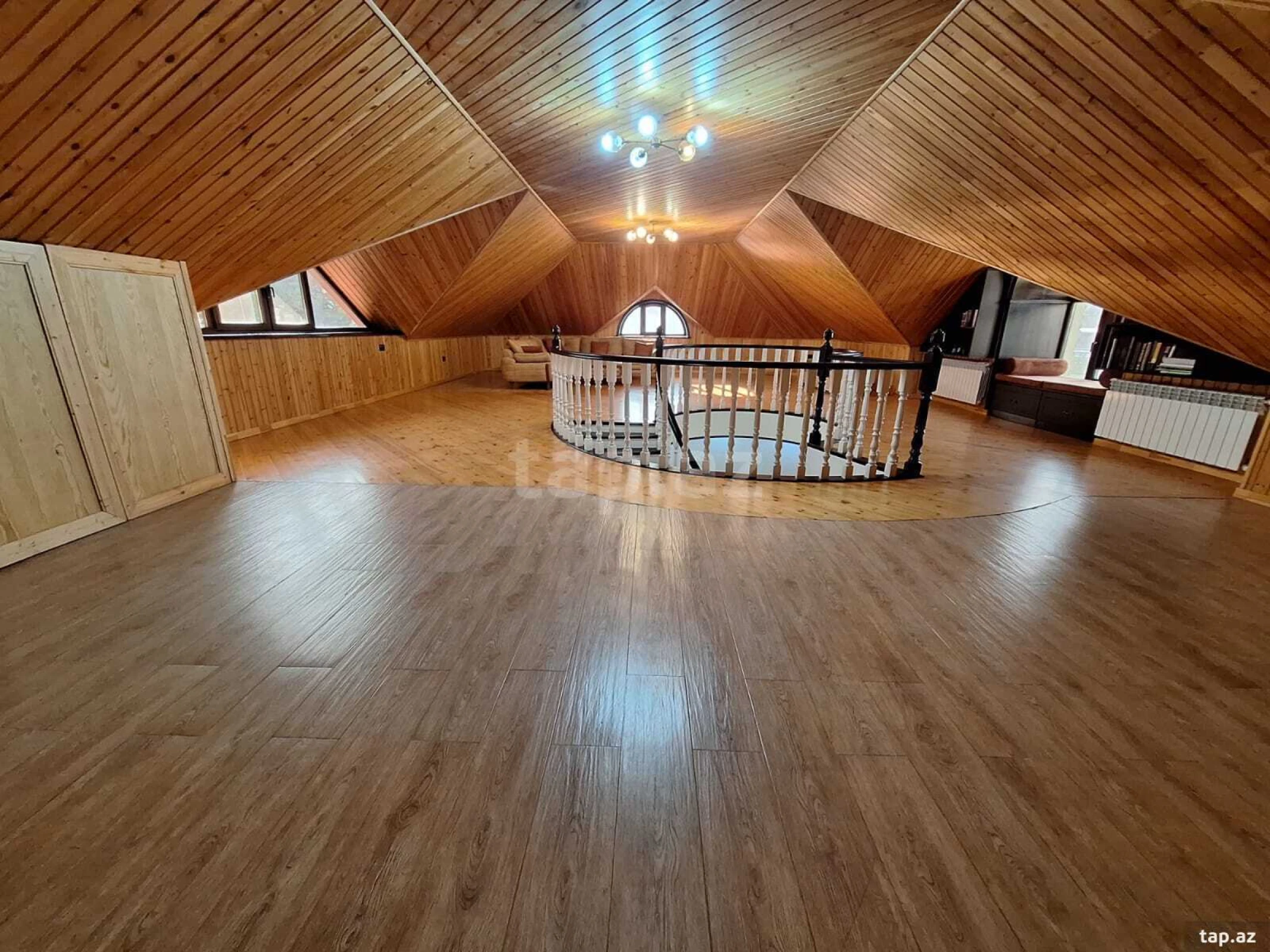 Satılır 4 otaqlı həyət evi