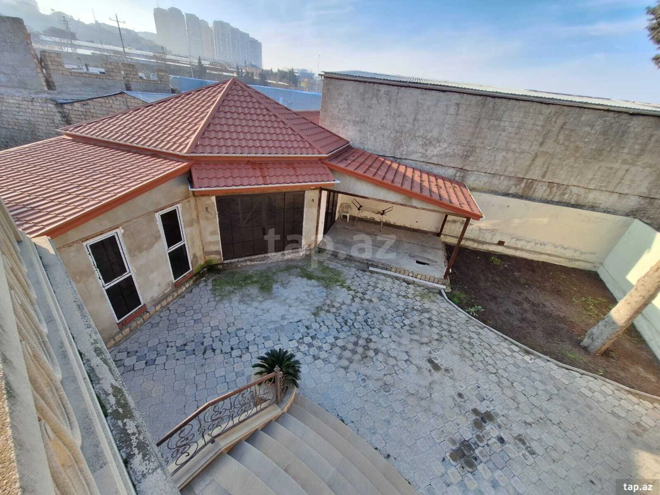 Satılır 4 otaqlı həyət evi