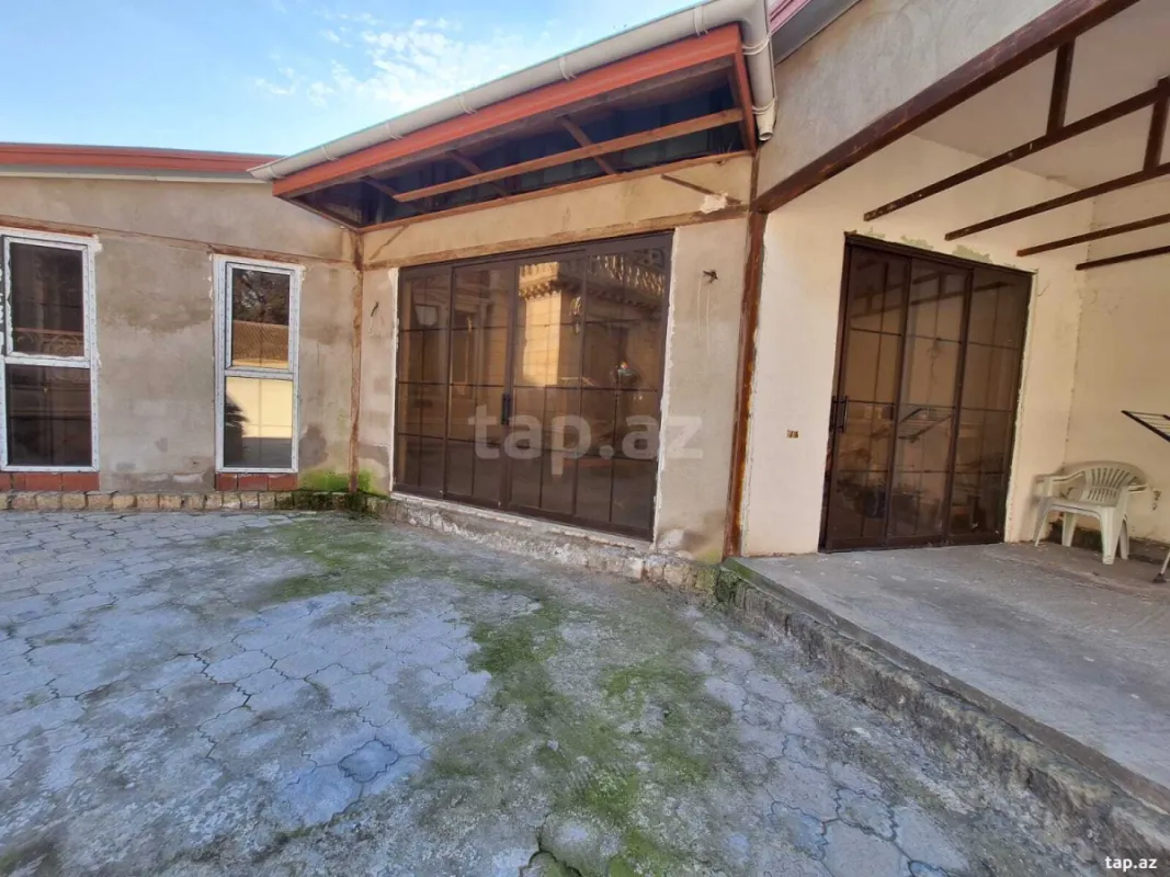 Satılır 4 otaqlı həyət evi