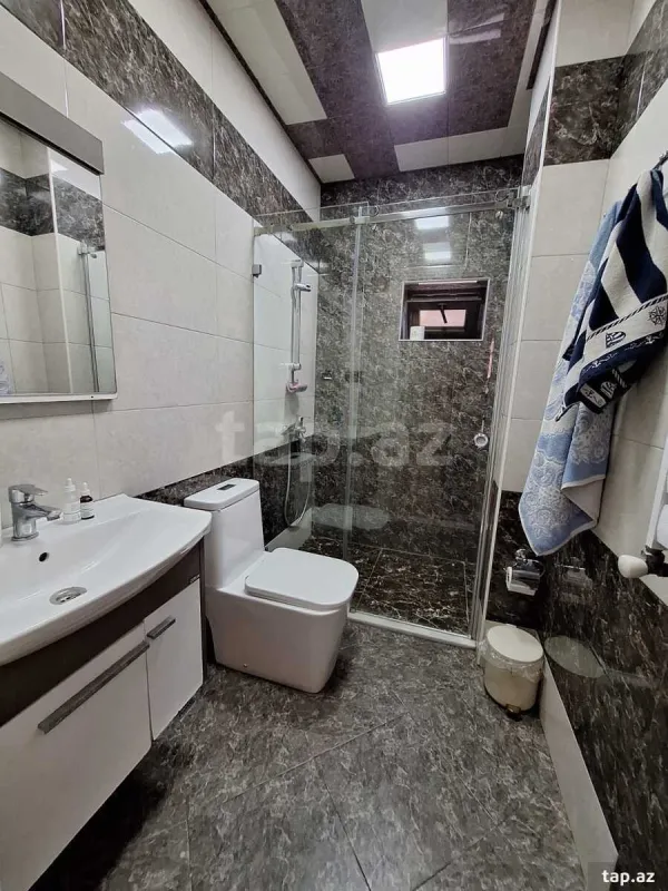 Satılır 4 otaqlı həyət evi