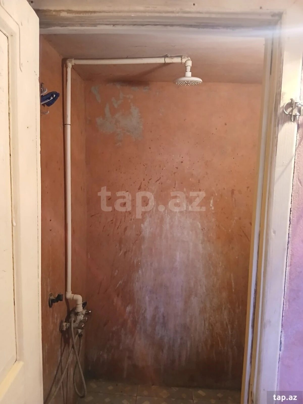 Satılır 5 otaqlı mənzil 120 m²