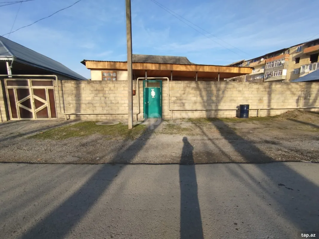 Satılır 6 otaqlı həyət evi 256 m²