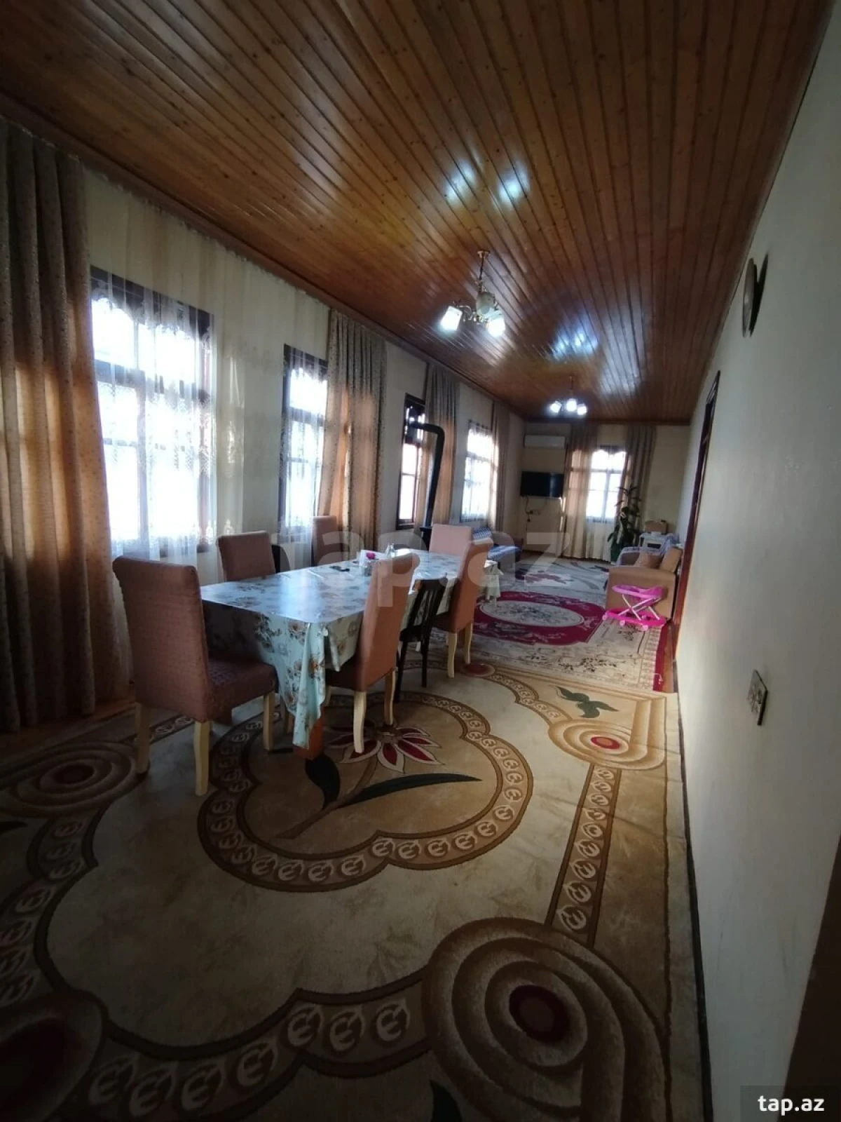 Satılır 6 otaqlı həyət evi 256 m²