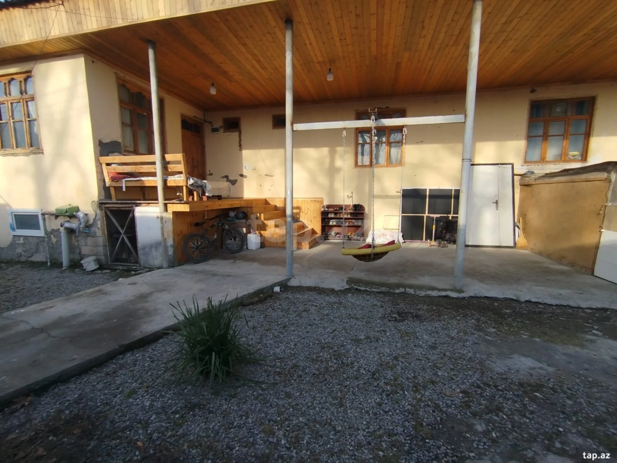 Satılır 6 otaqlı həyət evi 256 m²