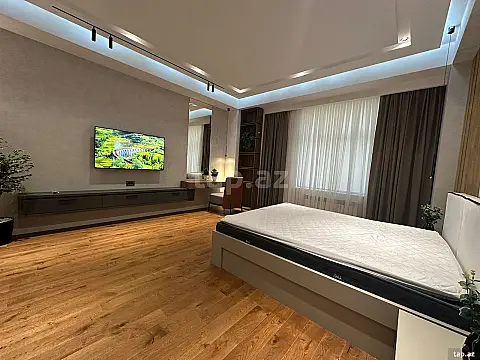 Kirayə verilir 3 otaqlı yeni tikili 140 m²